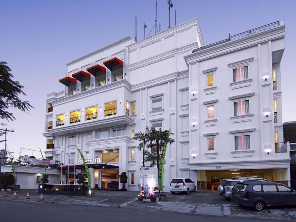 Hw Hotel Padang Екстериор снимка